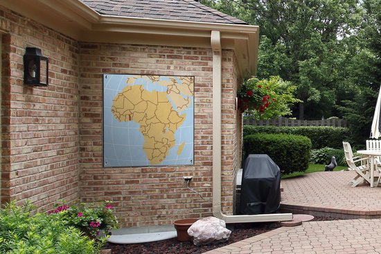 Une illustration d'une carte de l'Afrique avec le Togo en affiche de jardin rouge 100x100 cm - Toile de jardin / Toile d'extérieur / Peintures d'extérieur (décoration de jardin)