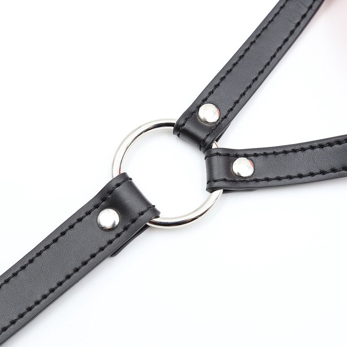 Zwarte open mouth gag met hoofdharnas