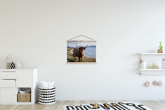 Posterhanger incl. Poster 40x30 cm - Schoolplaat - Schotse Hooglander - Bergen - Zee - Textielposter - Blanke latten