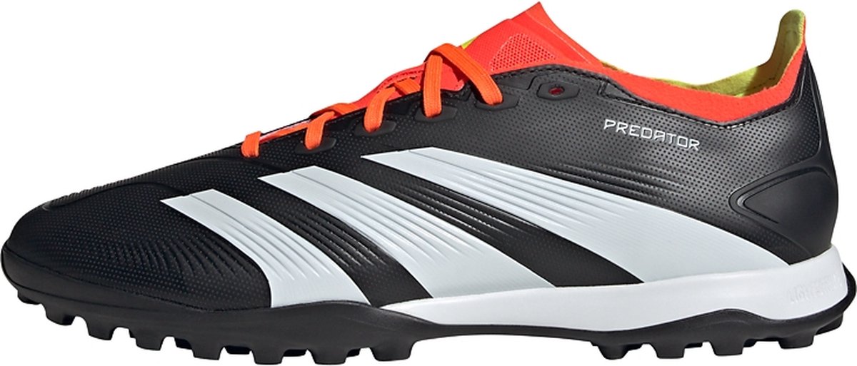 Zwarte adidas Predator 24 League Low turf voetbalschoenen voor heren, maat 47 1/3, met opvallende oranje accenten.