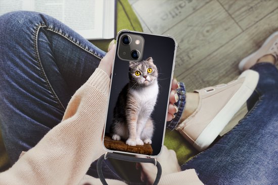 Telefoonhoesje Geschikt voor iPhone 13 - Kat - Ogen - Licht - Siliconen - Crossbody - Backcover met Koord - Telefoonhoesje met koord - Hoesje met touw Telefoonhoesje