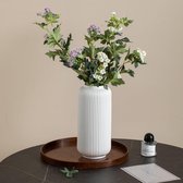Witte keramische geribbelde vaas voor woondecoratie, 25 cm hoog, als tafelstuk, geometrisch ontwerp, decoratieve bloemenvaas voor pampasgras
