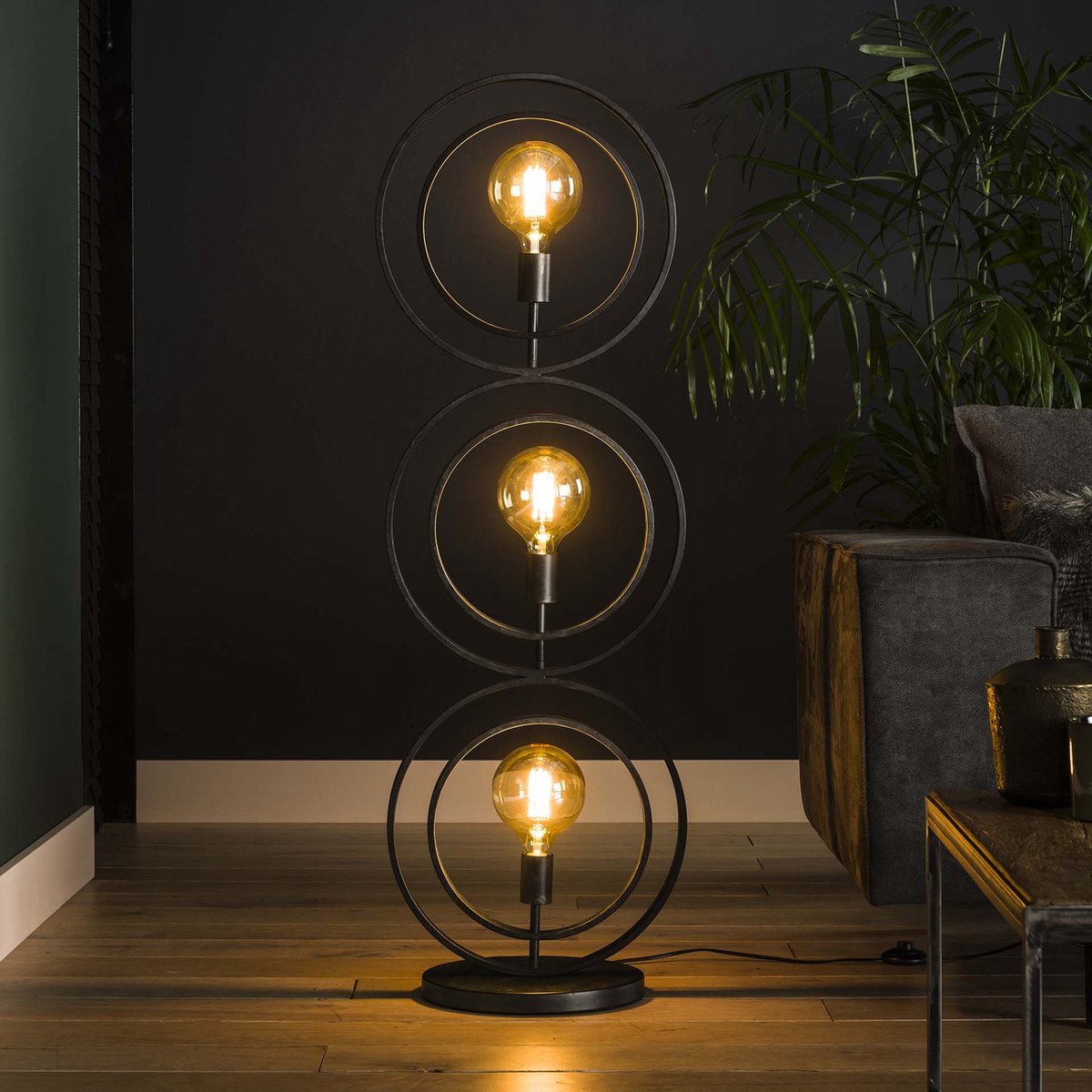 Vloerlamp Turn Around in charcoal | 3 lichts | 40x30x124 cm | industrieel / modern | woonkamer | sfeerverlichting | metaal | zwart