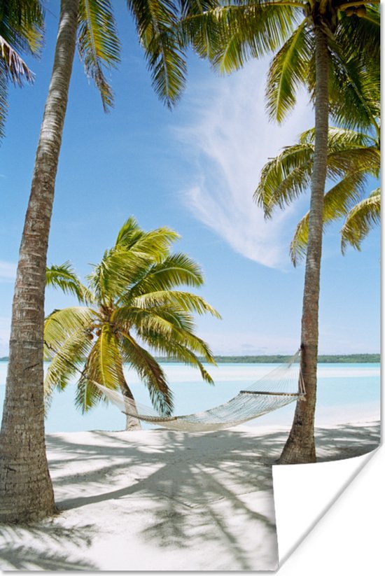 Palmbomen met een hangmat op het zandstrand Poster 120x180 cm - Foto print op Poster (wanddecoratie woonkamer / slaapkamer) / Zee en Strand XXL / Groot formaat!