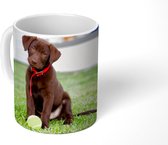 Mok - Koffiemok - Labrador Retriever puppy met een tennisbal - Mokken - 350 ML - Beker - Koffiemokken - Theemok