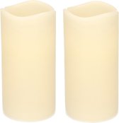 2x stuks LED kaarsen/stompkaarsen warm wit D7,5 x H15 cm - met timer - Woondecoratie - Elektrische kaarsen