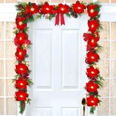 Kerstslinger, met rode bessen en steekpalmbladeren, kunstkerstdecoratie voor vakantie, huisdeur
