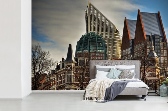 Papier peint photo en vinyle - Bâtiments gouvernementaux et bâtiments résidentiels au centre de La Haye largeur 360 cm x hauteur 240 cm - Tirage photo sur papier peint (disponible en 7 tailles)