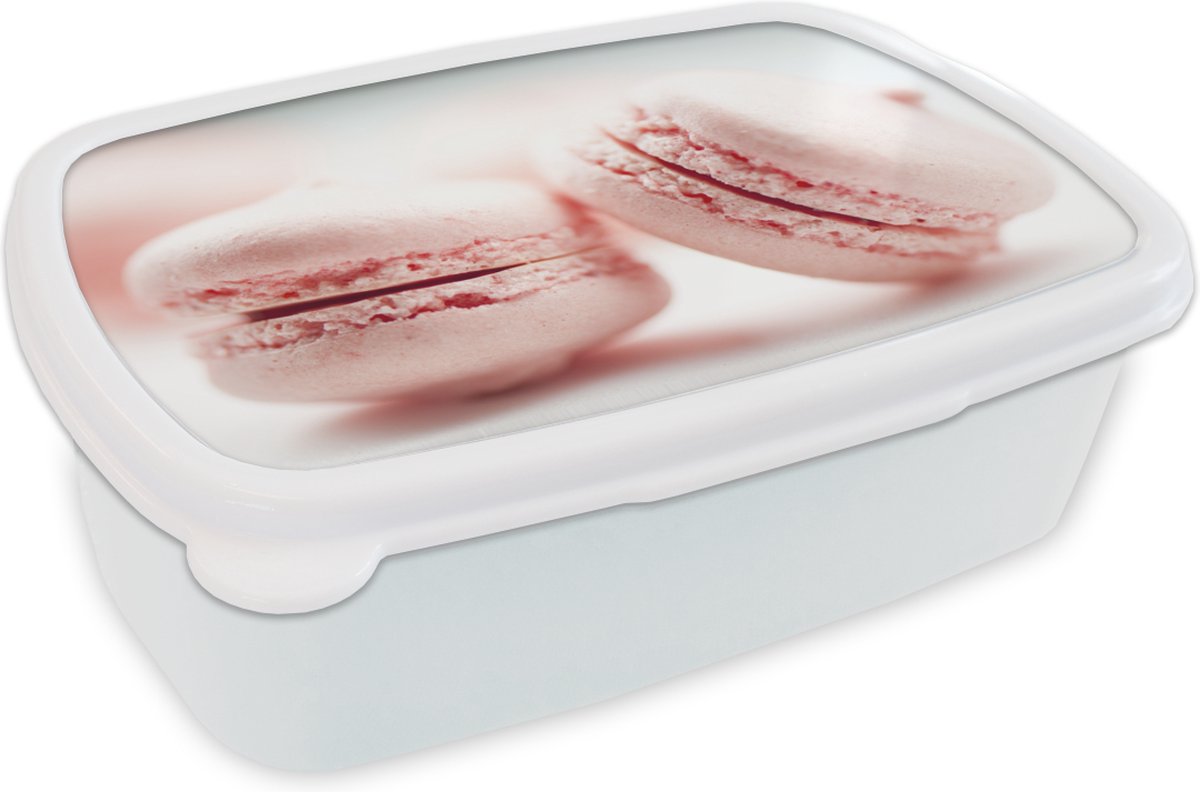 Broodtrommel Wit - Lunchbox - Brooddoos - Close-up van roze macarons - 18x12x6 cm - Volwassenen