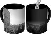 Magische Mok - Foto op Warmte Mok - Colosseum en de tempel van Venus en Roma - zwart wit - 350 ML