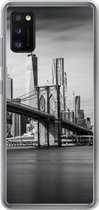 Geschikt voor Samsung Galaxy A41 hoesje - Architectuur - New York - Brooklyn Bridge - Water - Zwart wit - Siliconen Telefoonhoesje