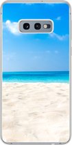Geschikt voor Samsung Galaxy S10e hoesje - Strand - Zee - Zand - Siliconen Telefoonhoesje