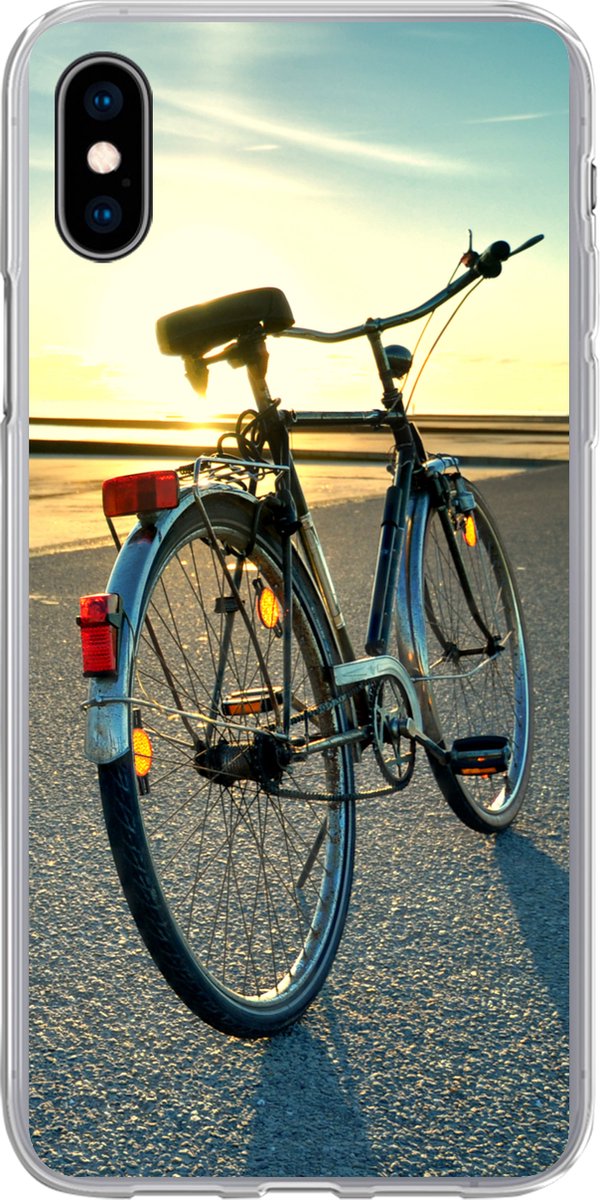Telefoonhoesje Geschikt voor iPhone Xs hoesje - Noordzee - Fiets - Zonsondergang - Siliconen Telefoonhoesje Telefoonhoesje