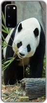Geschikt voor Samsung Galaxy S20 hoesje - Panda - Boomstam - Grot - Siliconen Telefoonhoesje