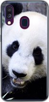Geschikt voor Samsung Galaxy A40 hoesje - Panda - Dier - Bladeren - Siliconen Telefoonhoesje