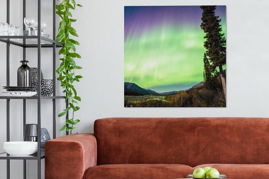 Canvas Schilderij Noorderlicht - Boom - Berg - Natuur - 90x90 cm - Wanddecoratie