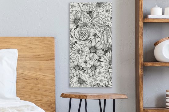 Tableau sur toile Une illustration en noir et blanc d'un dessin floral - 20x40 cm - Décoration murale