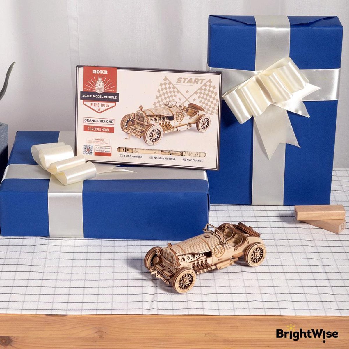 BrightWise® Robotime Grand Prix Auto Hout Modelbouw Pakket Zonder Lijm - Bouwpakketten volwassenen - Bouwpakketten kinderen - Modelbouwpakketten volwassenen - Miniatuur bouwpakket volwassenen - Modelbouw auto — afbeelding 4
