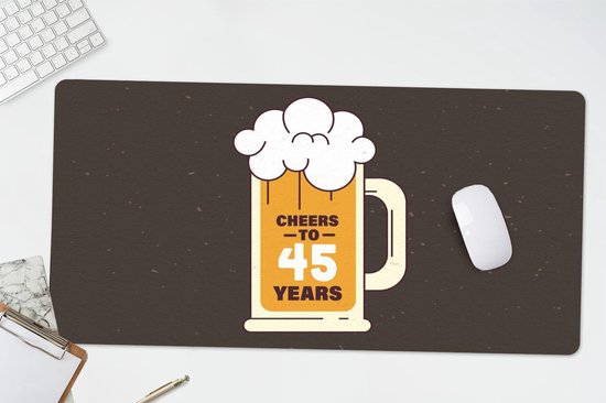 Bureau onderlegger 80x40 cm - Muismat Jubileum - 45 Jaar - Bier - Bureaulegger xl - Desk mat beschermer - Computer muismatten