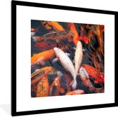 Fotolijst incl. Poster - Een vijver met koi karpers van bovenaf - 40x40 cm - Posterlijst