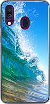 Geschikt voor Samsung Galaxy A40 hoesje - Een close-up van een golf die breekt voor de kust van Hawaii - Siliconen Telefoonhoesje