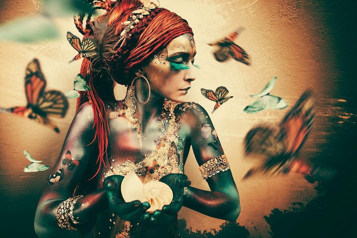 Woman with butterflies by jaime ibarra II – 135cm x 90cm - Fotokunst op PlexiglasⓇ incl. certificaat & garantie.