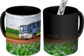 Magische Mok - Foto op Warmte Mok - Een bus in een landelijk gebied - 350 ML