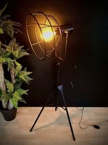 Lamp metal standing 134 cm black - vloerlamp - lamp industrieel - industriestijl - metaal Lamp - verlichting voor binnen - verlichting voor uw interieur - zwart metaal - interieurd