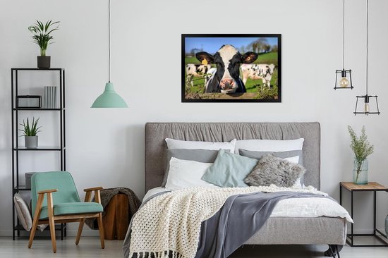 Affiche avec cadre Vache - Clôture - Herbe - Animaux - 90x60 cm