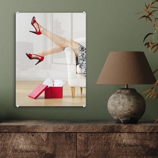 Peinture sur Verre - Femme Portant des Chaussures Rouges à Talons Hauts - 30x40 cm - Peintures sur Verre Peintures - Photo sur Glas