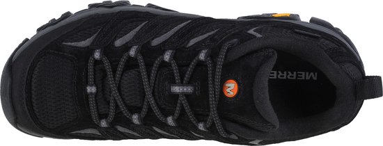 Zwarte Merrell wandelschoen, bovenaanzicht met veters en 'Merrell' logo.