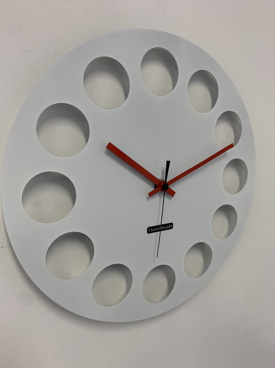 Wandklok CHANTALBRANDO -- WHITE TORNADO 40 -- MODERN DESIGN -- wit