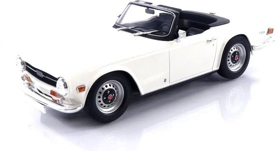 Triumph TR6 (LHD) 1969 - 1:18 - Minichamps