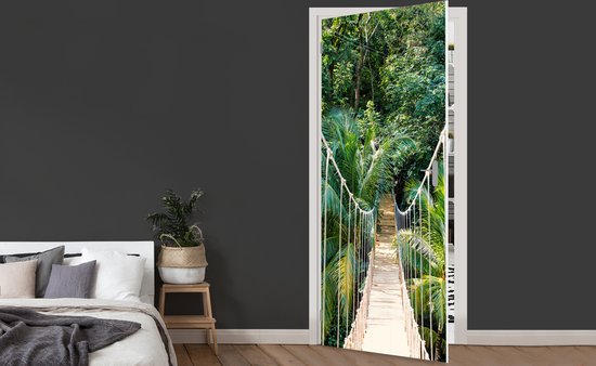 Deurposter 80x205 cm - Deursticker Jungle - Palmboom - Brug - Natuur - Planten - Meubelfolie zelfklevend - Deurfolie woonkamer - Interieurfolie fotobehang - Deur plakfolie - Deurstickers - Deurbehang sticker - Kamer decoratie