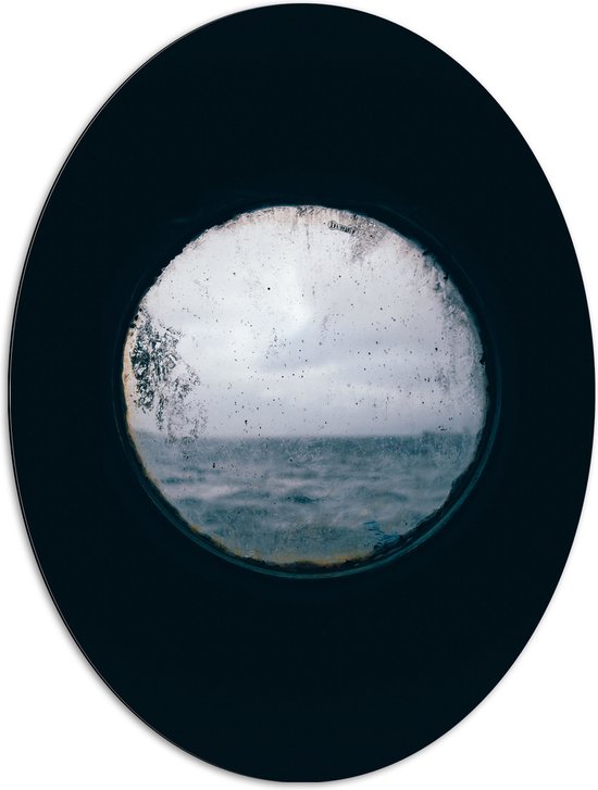 Dibond Ovaal - Boot - Zee - Oceaan - Raampje - Uitzicht - Rond - Vies - 72x96 cm Foto op Ovaal (Met Ophangsysteem)