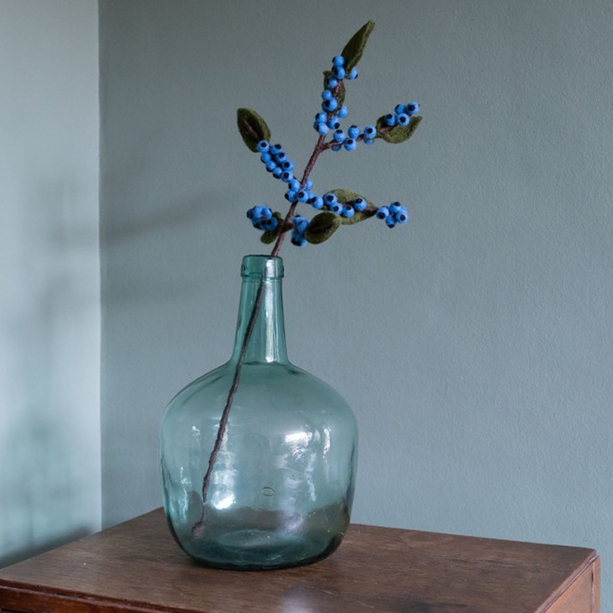 Sjaal met Verhaal Fairtrade Vilt - Tak & Blauwe Besjes & Groene Blaadjes - 50cm - Homedeco Tak-BlauweBes