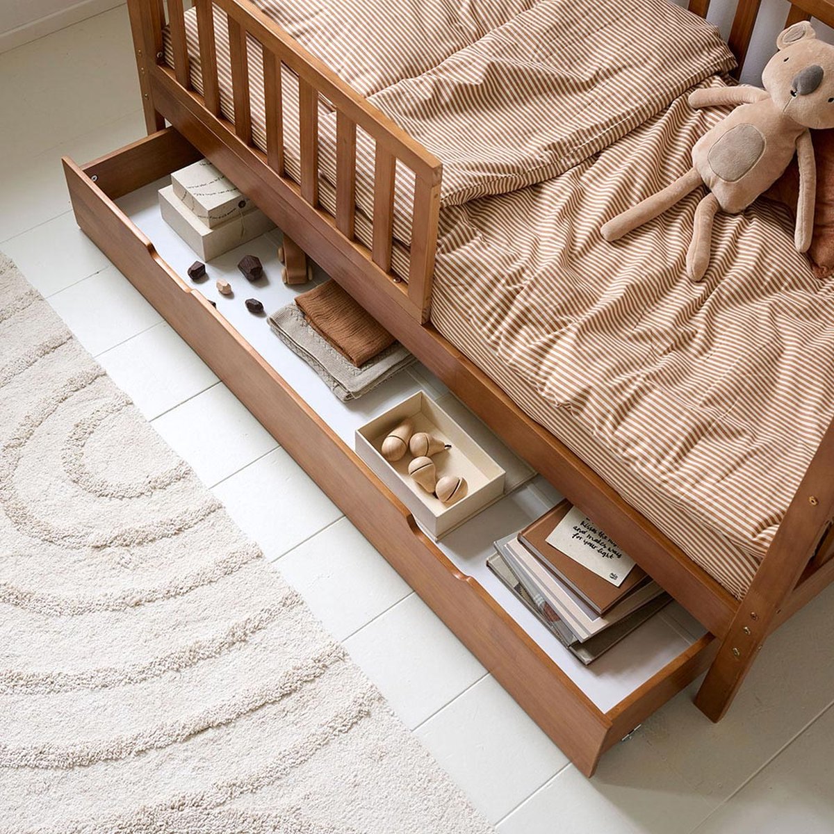 Petite Amélie Opberglades op Wieltjes 'Maison' 80x160 cm - Walnoot - Perfect voor Onder het Maison Kinderbed 80x160 cm - Extra Opbergruimte voor Speelgoed, Kleding of Beddengoed - Houdt de Kamer Netjes en Rommelvrij