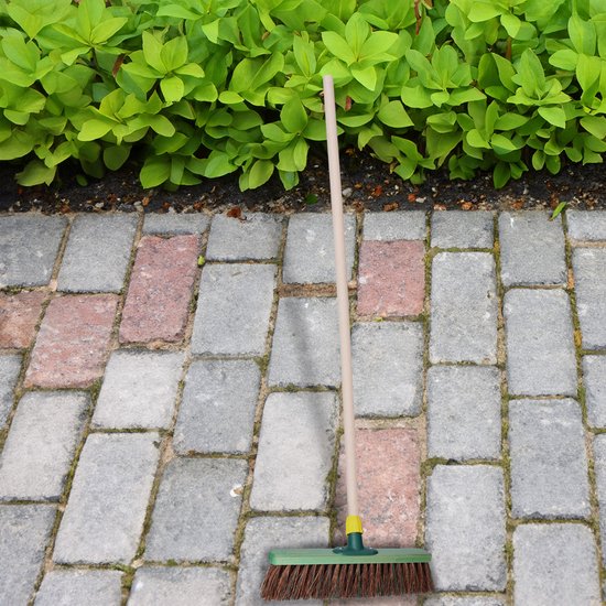 Brumag Straatbezem Greenwood voor buiten terrastegels en klinkers - Harde haren bezemkop 40 cm breed - Houten steel 120 cm van Brumag — afbeelding 4