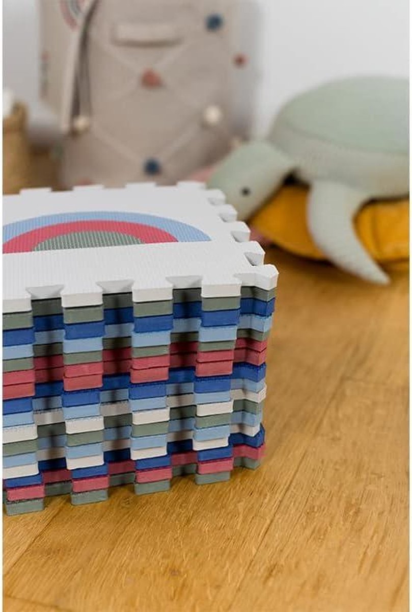 Werelddag Voor Autisme. Handen Die Hersenen Vasthouden Gemaakt Van Puzzelstukjes Van De Puzzel Psychische En Hersenaandoeningen Image269891356