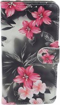 P.C.K. Étui de téléphone-étui de livre-place pour cartes- Zwart avec imprimé de fleurs rose vif-convient pour Apple iPhone 15-comprend un film de verre