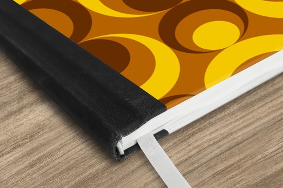 Notitieboek - Schrijfboek - Patronen - Retro - Bruin - Geel - Notitieboekje klein - A5 formaat - Schrijfblok