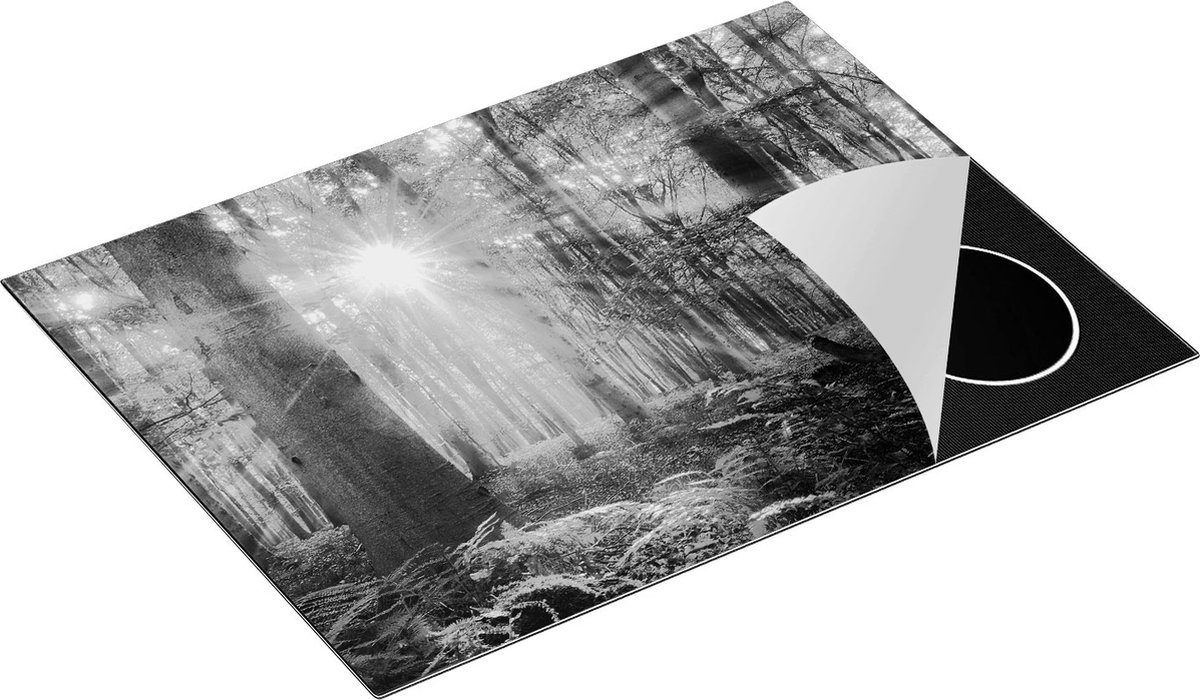 Chefcare Inductie Beschermer Groen Bos met Schijnende Zonnestralen - Zwart Wit - 70x55 cm - Afdekplaat Inductie - Kookplaat Beschermer - Inductie Mat