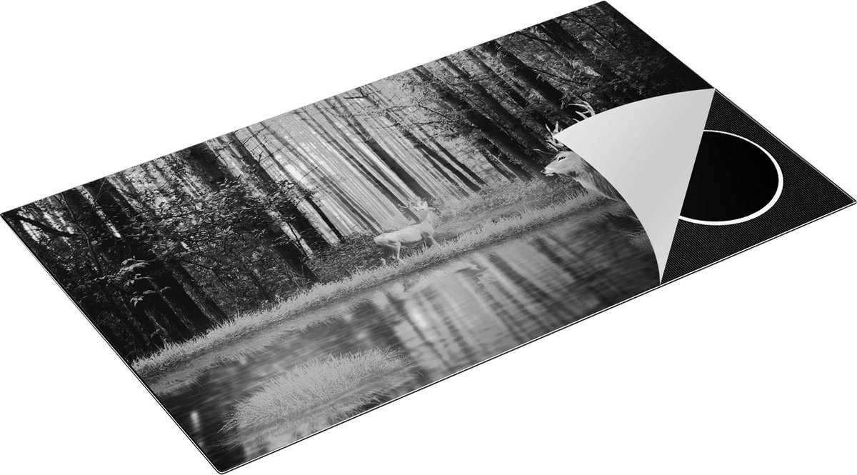 Chefcare Inductie Beschermer Twee Herten in het Bos bij het Water - Zwart Wit - 91,6x52,7 cm - Afdekplaat Inductie - Kookplaat Beschermer - Inductie Mat