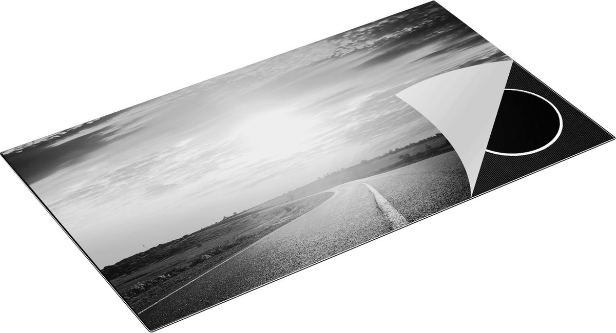Chefcare Inductie Beschermer Zonsondergang Over de Weg met een Rode Lucht - Zwart Wit - 95x50 cm - Afdekplaat Inductie - Kookplaat Beschermer - Inductie Mat