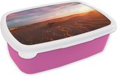 Broodtrommel Roze - Lunchbox - Brooddoos - Zand - Landschap - Lucht - Woestijn - 18x12x6 cm - Kinderen - Meisje