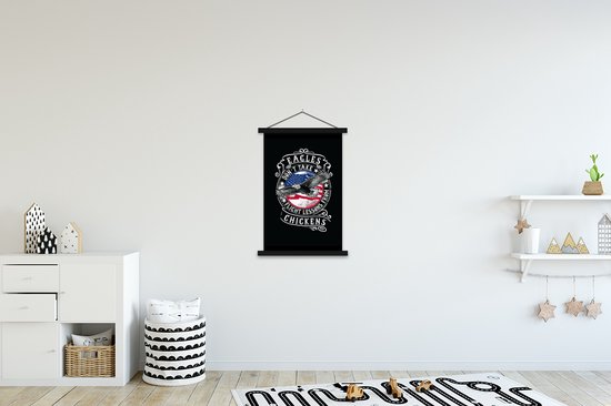 Porte-affiche avec affiche - Affiche scolaire - Aigle - Drapeau - Rétro - Citation - 60x90 cm - Lattes noires