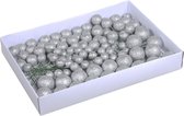 100x Zilveren glitter mini kerstballen stekers kunststof 2, 3 en 4 cm - Kerststukje maken onderdelen