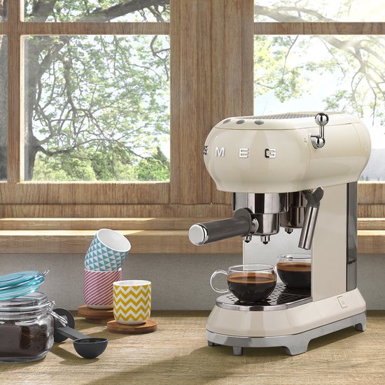 Smeg ECF01CREU - Pistonmachine - Crème 