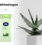 Vaseline Aloe Soothe - Body Lotion - Met Frisse Parfum - Helpt Bij Droge Huid - Aloë Vera Geur