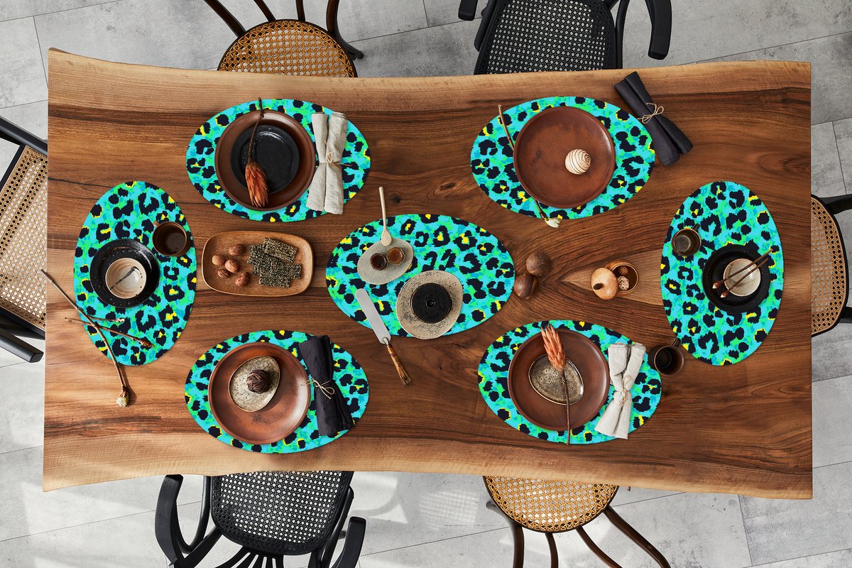 Placemats ovaal - Onderleggers - Ovale placemats - Panterprint - Neon - Dieren - Design - 8 stuks